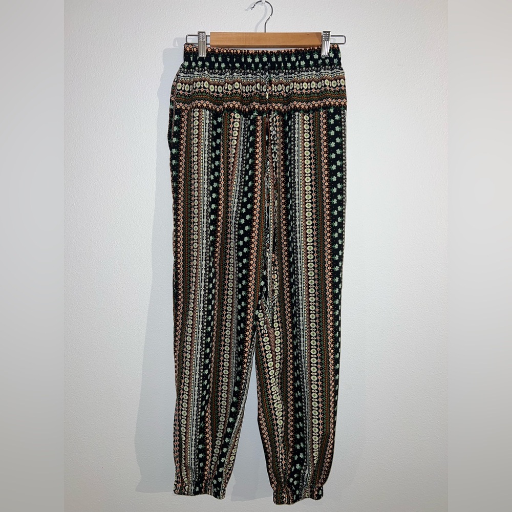 Printed Elastic-Waist Women’s Pants in Black and Tan